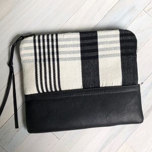 Mercado Global Plaid Blanca Clutch - Black/Natural